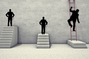 初級會計(jì)考試備考，網(wǎng)課還是面授？