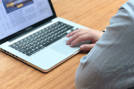 海南?。褐屑壗?jīng)濟(jì)師證書可申領(lǐng)技術(shù)技能提升補(bǔ)貼