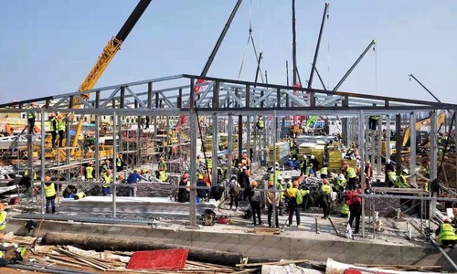 工人施工現(xiàn)場 