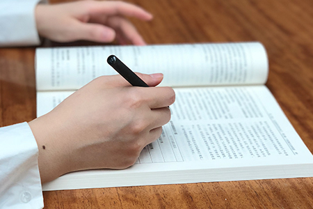 稅務(wù)師考試報名條件有哪些？稅務(wù)師報名費用是多少？