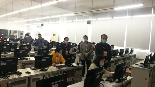 圖一、省財(cái)政廳二級(jí)巡視員黃友、省注協(xié)會(huì)長(zhǎng)李澤民及省注會(huì)考委會(huì)副主任、省注協(xié)秘書長(zhǎng)易德鶴等省考委會(huì)成員到部分考點(diǎn)現(xiàn)場(chǎng)督查、指導(dǎo)工作。 (2).jpg