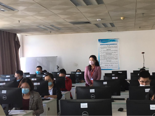 蔣力崢副會(huì)長(zhǎng)在考點(diǎn)巡視